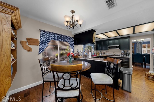 Detail Gallery Image 16 of 60 For 554 Edgewater, Oceanside,  CA 92057 - 4 Beds | 3 Baths