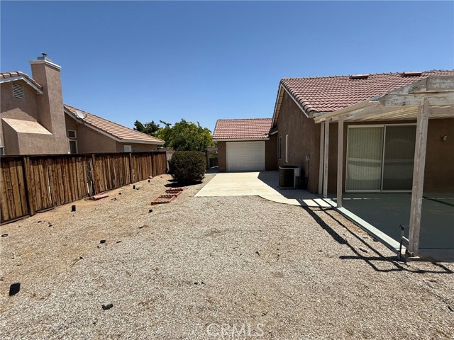 13240 Mugu Court, Apple Valley CA: https://media.crmls.org/medias/8b741a88-a6d1-4a61-a55f-6c811045c4bf.jpg