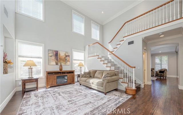 Detail Gallery Image 8 of 70 For 18571 Amalia, Huntington Beach,  CA 92648 - 5 Beds | 4/1 Baths