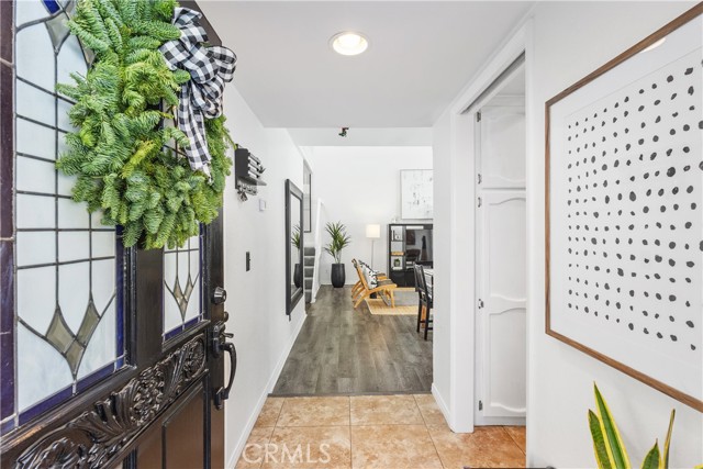 Detail Gallery Image 3 of 21 For 924 Hyde Ct, Costa Mesa,  CA 92626 - 2 Beds | 3 Baths