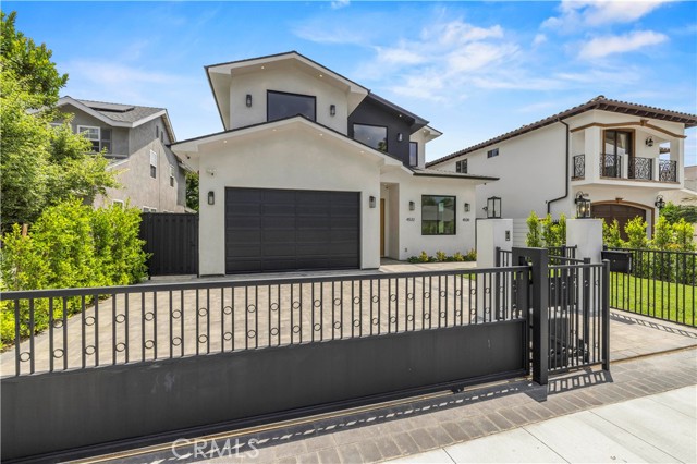 Detail Gallery Image 3 of 49 For 4532 Katherine, Sherman Oaks,  CA 91423 - 6 Beds | 6/1 Baths