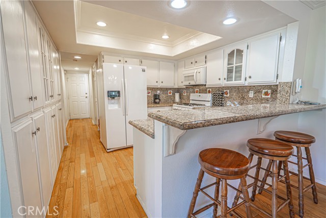 Detail Gallery Image 14 of 42 For 19210 Lahey St #2,  Porter Ranch,  CA 91326 - 3 Beds | 2/1 Baths