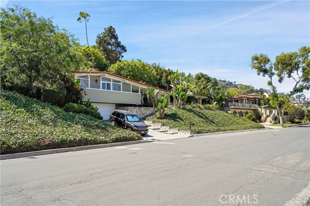 360 Via Almar, Palos Verdes Estates, California 90274, 3 Bedrooms Bedrooms, ,2 BathroomsBathrooms,Residential,For Sale,Via Almar,PV24255017