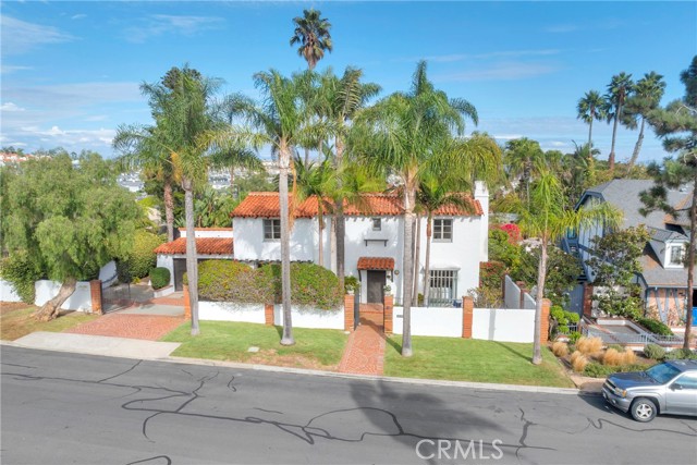 33792 Blue Lantern Street, Dana Point CA: https://media.crmls.org/medias/8b7585e7-91c2-4491-a7ab-ef8fcd2335ec.jpg