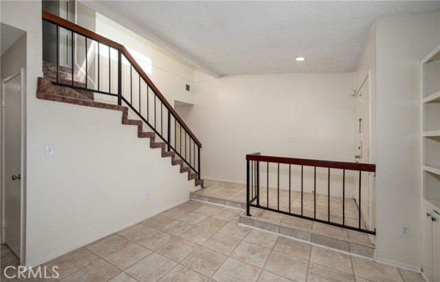 Detail Gallery Image 5 of 23 For 1407 Camelot Dr, Corona,  CA 92882 - 3 Beds | 1/1 Baths