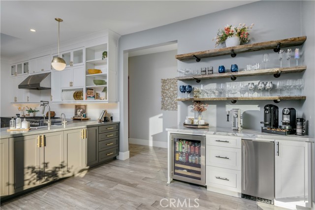 Detail Gallery Image 9 of 64 For 2318 Vista Grande, Vista,  CA 92084 - 5 Beds | 4 Baths