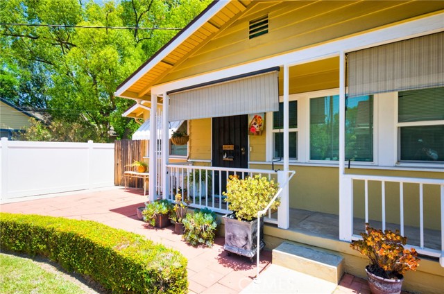 900 S Los Robles Avenue, Pasadena CA: https://media.crmls.org/medias/8b7635e2-e23e-430a-8c14-a770b15beaa9.jpg