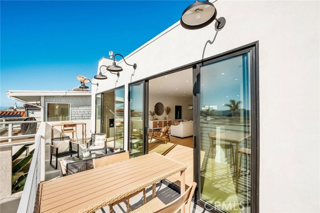 Detail Gallery Image 12 of 62 For 89 Bayview, Manhattan Beach,  CA 90266 - 3 Beds | 3/1 Baths