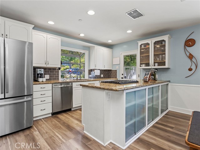 3828 2nd Avenue, La Crescenta CA: https://media.crmls.org/medias/8b790135-7aa2-427e-afe8-5c974b2f9a29.jpg