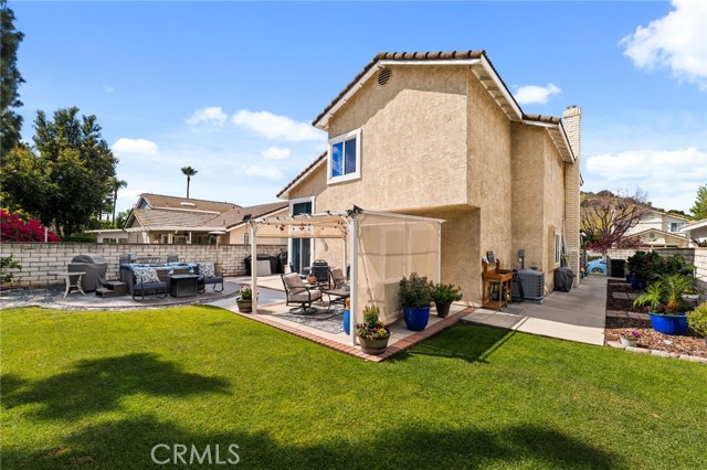 831 Arbor Cir, La Verne CA: https://media.crmls.org/medias/8b792299-5366-423b-b535-af14bdf2336d.jpg