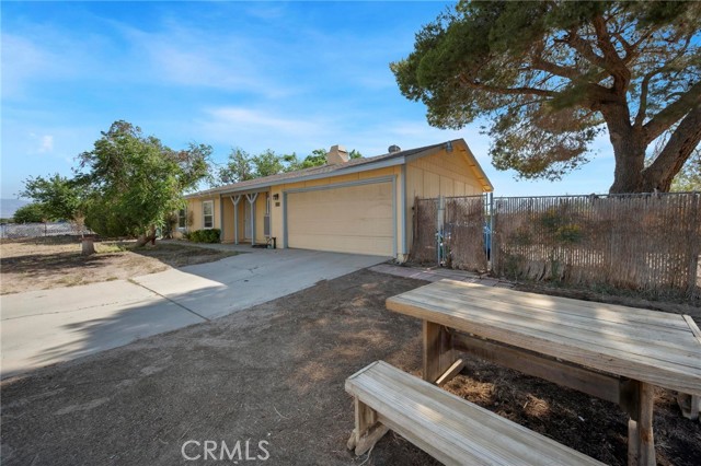 41125 179th E Street, Lancaster CA: https://media.crmls.org/medias/8b793926-9d37-4ea8-a264-a07d1e86432a.jpg