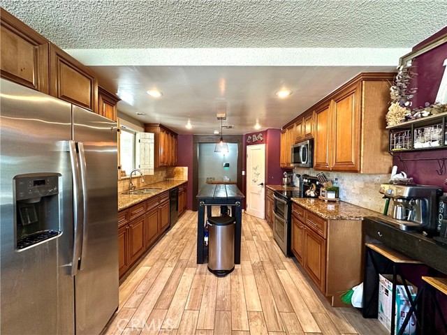 Detail Gallery Image 10 of 34 For 7417 La Vina Trl, Yucca Valley,  CA 92284 - 3 Beds | 2 Baths