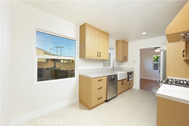 Detail Gallery Image 12 of 37 For 10703 Woodruff Ave, Downey,  CA 90241 - 3 Beds | 2 Baths