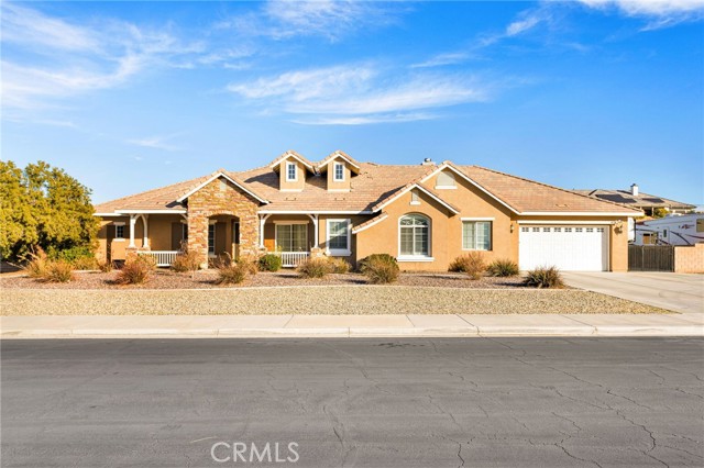 Detail Gallery Image 2 of 75 For 12389 Winesap, Apple Valley,  CA 92308 - 5 Beds | 2/1 Baths
