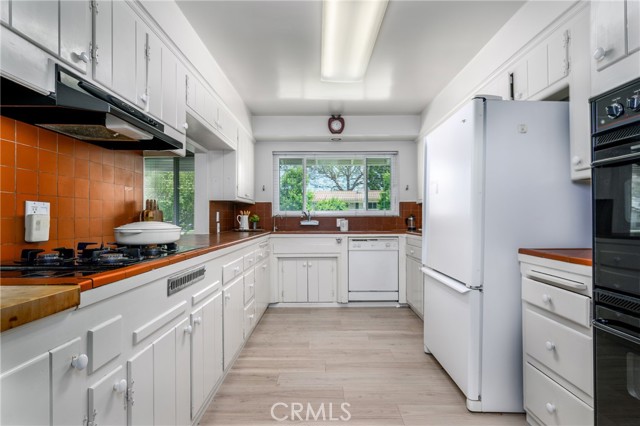 1521 Marendale Lane, Arcadia CA: https://media.crmls.org/medias/8b79ec0e-7601-42a3-981a-ade4feac196c.jpg