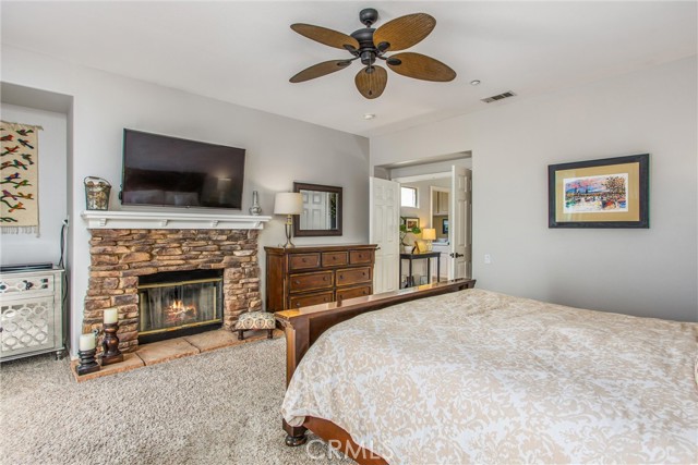 512 Golden West Drive, Redlands CA: https://media.crmls.org/medias/8b7b6851-ed1f-4fe4-b9f8-ac5a10c3154d.jpg