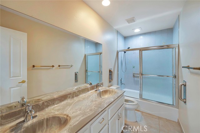 1161 SPAZIER Avenue, Glendale CA: https://media.crmls.org/medias/8b7b728e-43ac-4d22-83e5-e18c48cb4a70.jpg
