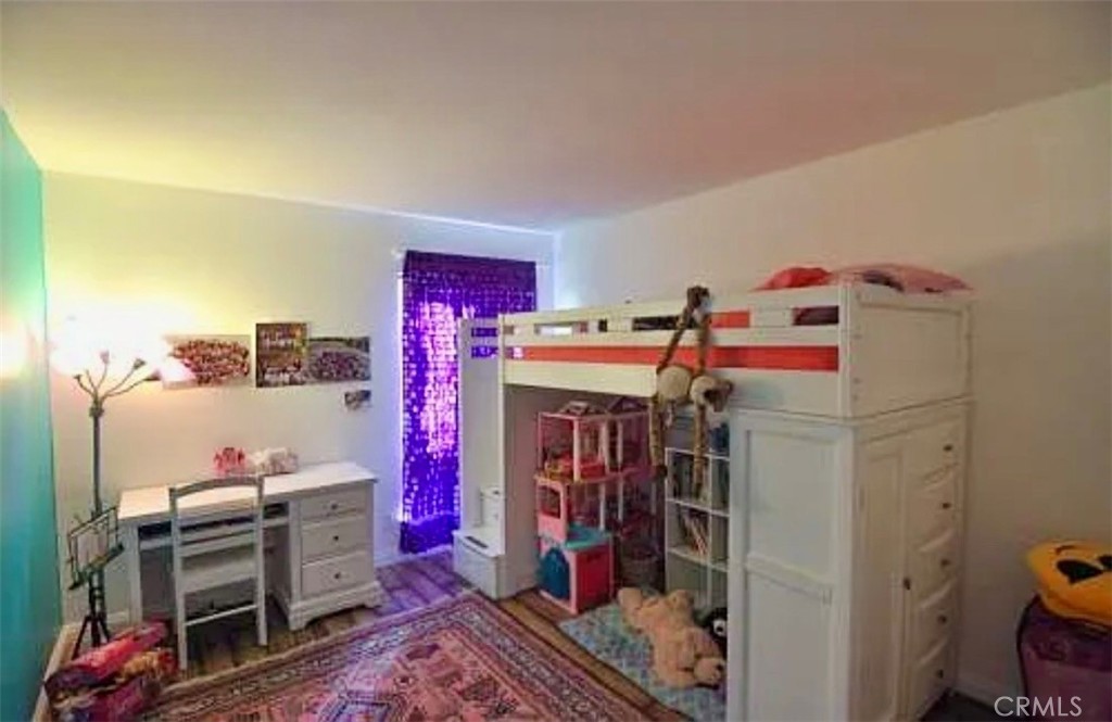 https://media.crmls.org/medias/8b7bcd48-25b7-44fa-b9c5-22b99ff1bff2.jpg?preset=X-Large