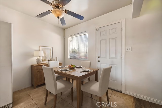 Detail Gallery Image 6 of 20 For 1025 Dixie, Hemet,  CA 92543 - 3 Beds | 2 Baths