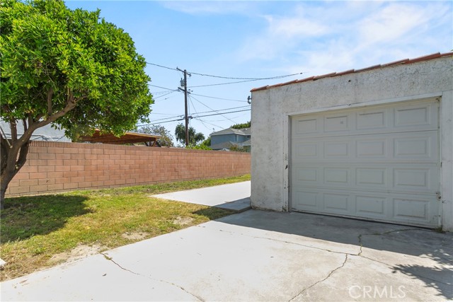 Detail Gallery Image 16 of 21 For 9804 Bowman Ave, South Gate,  CA 90280 - 2 Beds | 1 Baths