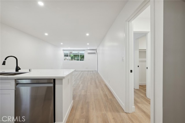 17000 Burbank Boulevard, Encino CA: https://media.crmls.org/medias/8b7e4238-8033-4104-b093-d0a4f85ed552.jpg