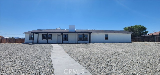 21483 US Highway 18, Apple Valley CA: https://media.crmls.org/medias/8b7f3296-5156-4a16-8e50-af15d018cde9.jpg