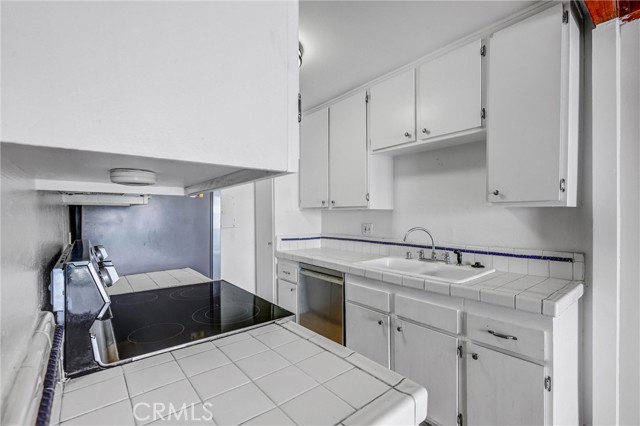 Detail Gallery Image 11 of 35 For 5460 White Oak Ave #E319,  Encino,  CA 91316 - 1 Beds | 1/1 Baths