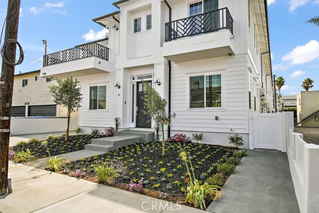 2406 Mathews Avenue, Redondo Beach, California 90278, 4 Bedrooms Bedrooms, ,3 BathroomsBathrooms,Residential,Sold,Mathews,SB21216620