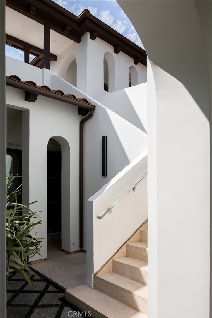 MLS #OC25163593 img 1