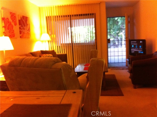 Detail Gallery Image 3 of 11 For 2809 N Los Felices Circle E #G207,  Palm Springs,  CA 92262 - 1 Beds | 1 Baths