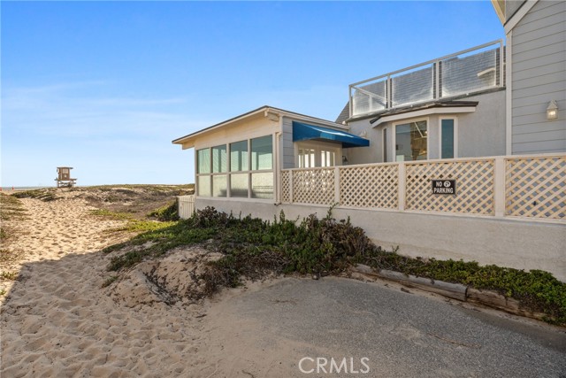 16685 S Pacific Avenue, Sunset Beach CA: https://media.crmls.org/medias/8b82a117-b564-440a-b6ac-f2c9f45982d9.jpg
