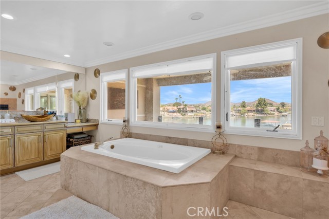30420 Longhorn Drive, Canyon Lake CA: https://media.crmls.org/medias/8b831914-c11a-412e-828a-2ec5faf7bdaf.jpg