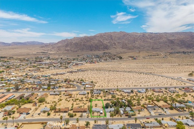 73355 Sun Valley Drive, 29 Palms CA: https://media.crmls.org/medias/8b839bc8-c302-47da-9331-42b949ff8ed6.jpg