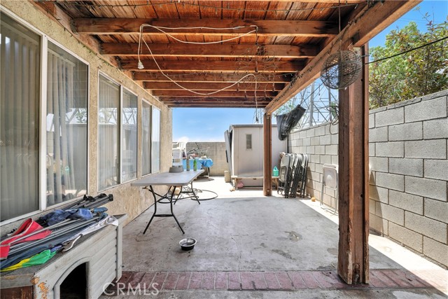 11394 Aqua Court, Fontana CA: https://media.crmls.org/medias/8b859a96-2574-47c7-b963-aaaeda96a289.jpg
