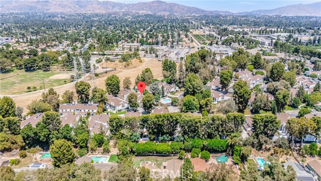 18221 Andrea N Circle, Northridge CA: https://media.crmls.org/medias/8b85a31d-7359-4906-972e-f934a87fdbde.jpg
