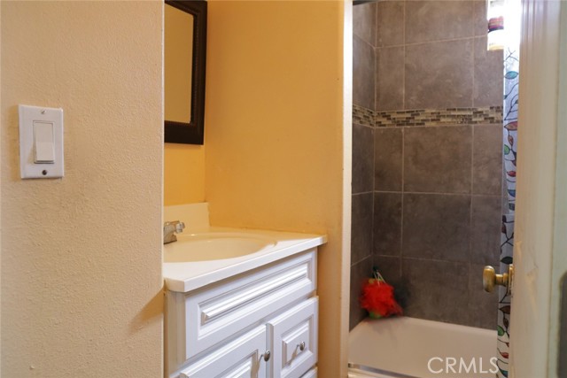 Detail Gallery Image 14 of 19 For 100 W Midway Dr #193,  Anaheim,  CA 92805 - 4 Beds | 2 Baths