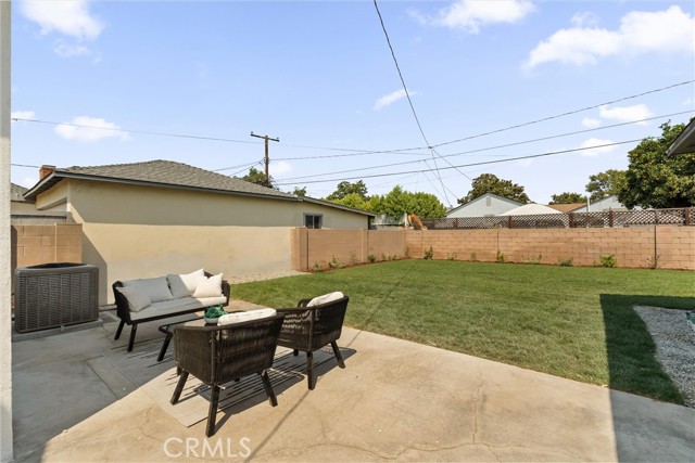 213 N Flower Street, Orange CA: https://media.crmls.org/medias/8b867497-c17b-4443-8ca8-e24ebda054cc.jpg