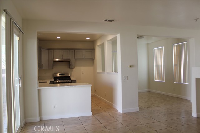 Detail Gallery Image 8 of 21 For 13289 Coffeetree St, Moreno Valley,  CA 92553 - 4 Beds | 3 Baths