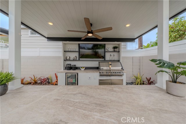 9141 Aloha Drive, Huntington Beach CA: https://media.crmls.org/medias/8b87b9b3-6ee0-43d2-871e-844ceecba78f.jpg