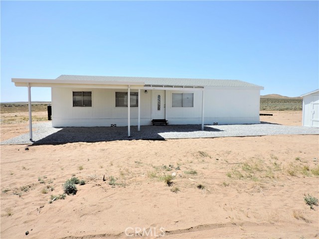 Detail Gallery Image 5 of 42 For 38380 Serra Rd, Hinkley,  CA 92347 - 3 Beds | 2 Baths