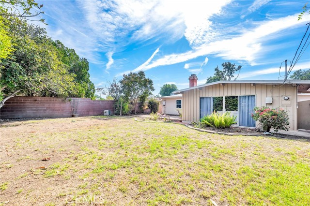 Detail Gallery Image 18 of 22 For 16465 Donmetz St, Granada Hills,  CA 91344 - 4 Beds | 2 Baths