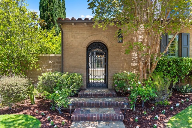 34 Tall Hedge, Irvine CA: https://media.crmls.org/medias/8b894b45-a44c-4eec-b083-b2066c79766c.jpg