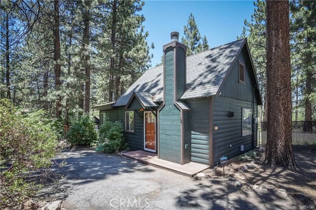 Detail Gallery Image 2 of 30 For 610 Eureka Dr, Big Bear Lake,  CA 92315 - 2 Beds | 1 Baths