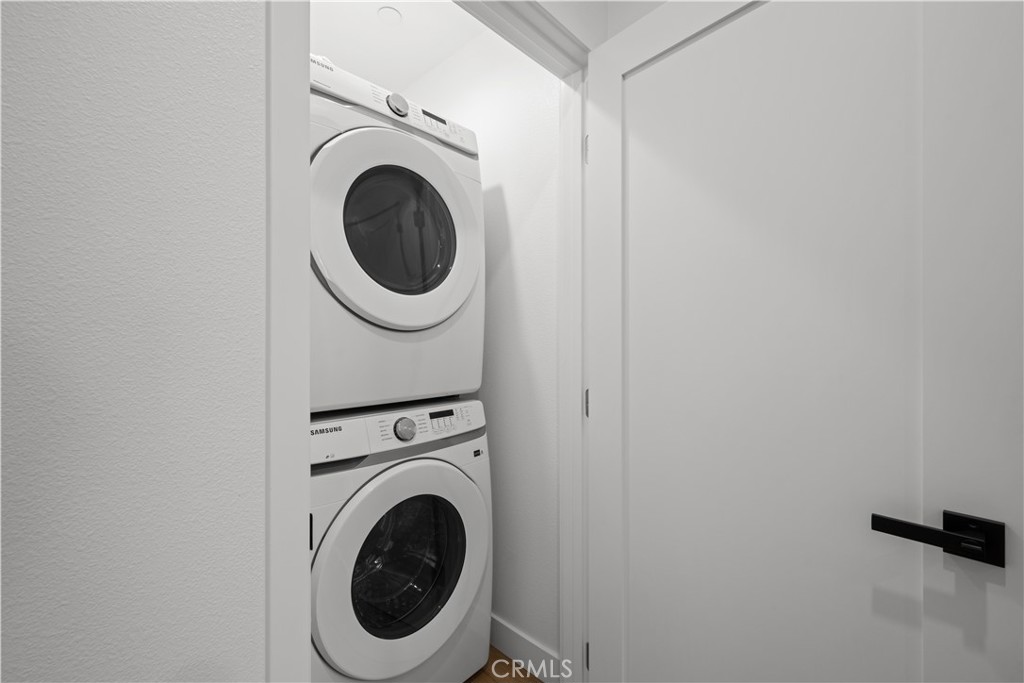 https://media.crmls.org/medias/8b8b5447-1850-4b8b-8743-413fd23af9c0.jpg?preset=X-Large