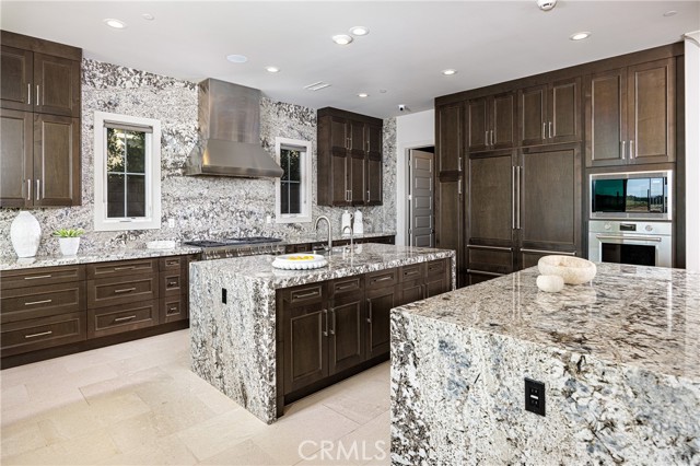 Detail Gallery Image 14 of 71 For 170 Leafy Pass, Irvine,  CA 92602 - 5 Beds | 5/1 Baths