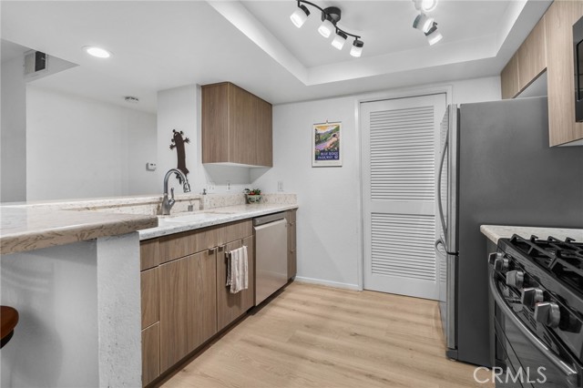 254 E Fern Avenue, Redlands CA: https://media.crmls.org/medias/8b8bf5ff-949f-41e4-90d8-234765432527.jpg