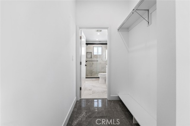 6827 Ranchito Avenue, Van Nuys CA: https://media.crmls.org/medias/8b8c070d-14a4-474d-b3c3-f822ec68c120.jpg