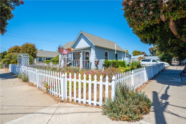 904 Monterey, Morro Bay CA: https://media.crmls.org/medias/8b8c3505-ce59-4271-a3bd-1910bbb7750f.jpg