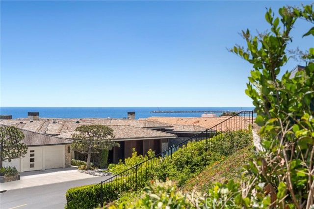 4519 Camden Drive, Corona del Mar CA: https://media.crmls.org/medias/8b8cc242-6781-41d8-908f-3729820e9e3f.jpg