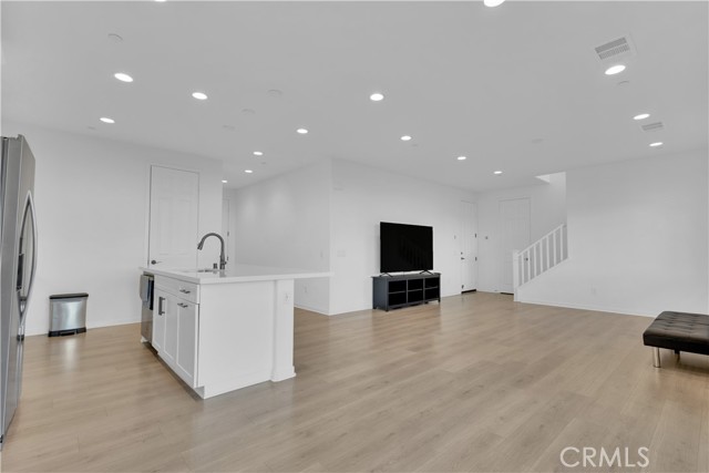 Detail Gallery Image 6 of 44 For 23798 Solaris Ct, Corona,  CA 92883 - 4 Beds | 3 Baths